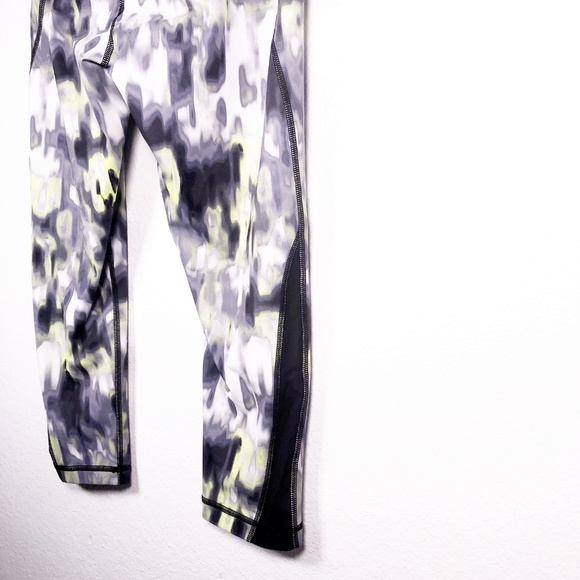 Zella | Tie-Dye Capris Leggings - Picture 4 of 7